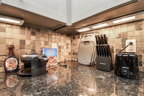 Stunning Home in Midtown, Houston with 3BDR 5Beds Skyline View BBQ Terrace in Houston, USA