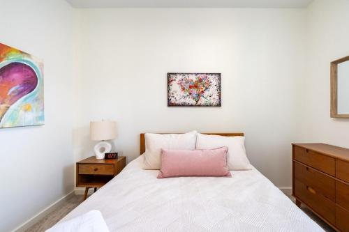 Doras Heart New 3br King Bed Brand New in Mount Dora, USA