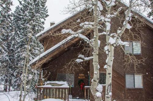 Storm Mountain Escape by Mount Majestic – Brighton, UT
