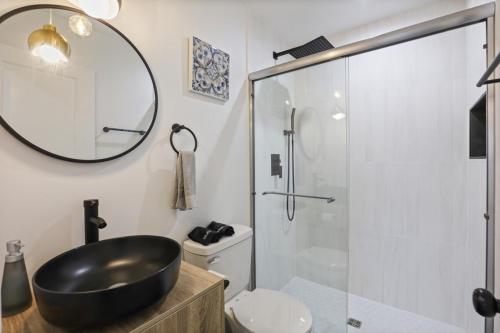 Suburban 4bed2bath Oasis- freshly updated in Morton Grove, USA