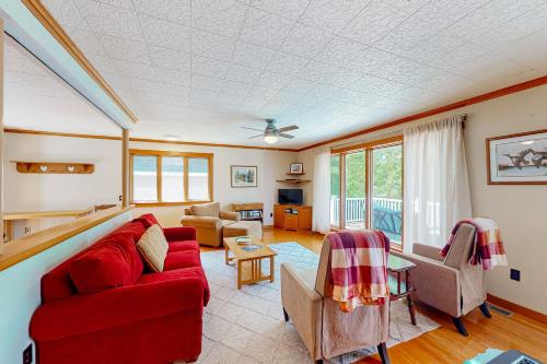 Heart Pond Hideaway & Annex