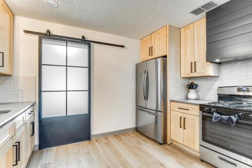 Modern Georgetown Home Less Than 2 Mi to Blue Hole Park! Modern Georgetown Home Less Than 2 Mi to Blue Hole Park!