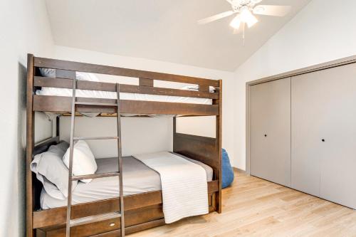 Modern Georgetown Home Less Than 2 Mi to Blue Hole Park! Modern Georgetown Home Less Than 2 Mi to Blue Hole Park!