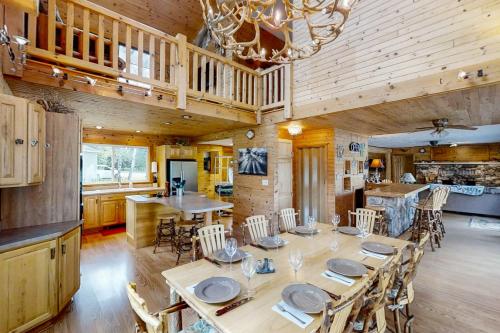 Dock + Lakefront! Family-Friendly Michigan Getaway in Lewiston (MI)