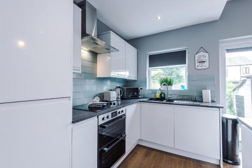 NEW! 3-Bed Spacious Home in Manchester by 53 Degrees Property, Ideal for Groups, FREE Parking!, Manchester (fotografie 8)