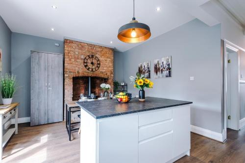 NEW! 3-Bed Spacious Home in Manchester by 53 Degrees Property, Ideal for Groups, FREE Parking!, Manchester (fotografie 10)