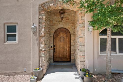 Luxury Tuscan Villa Near Old Town in Albuquerque, USA