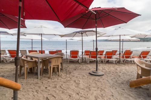585217912 Ysuri Sayulita - Beachfront Hotel