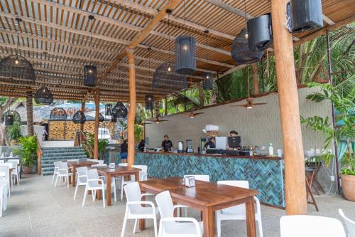 585217935 Ysuri Sayulita - Beachfront Hotel