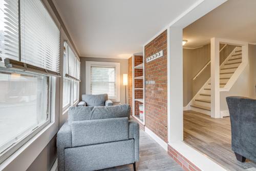 Easthampton Apartment Near Breweries and Rail Trail! Easthampton Apartment Near Breweries and Rail Trail!