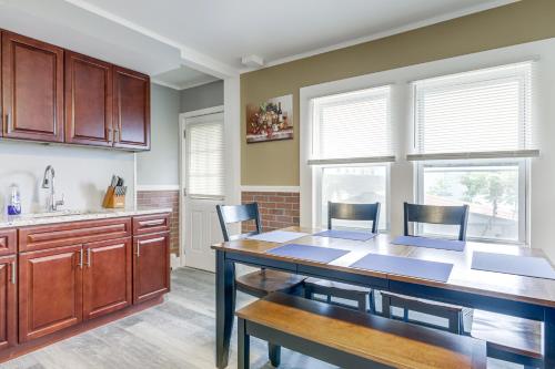 Easthampton Apartment Near Breweries and Rail Trail! Easthampton Apartment Near Breweries and Rail Trail!