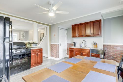 Easthampton Apartment Near Breweries and Rail Trail! Easthampton Apartment Near Breweries and Rail Trail!