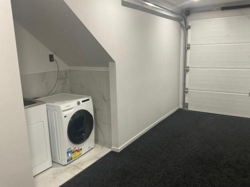 4 Bedroom holiday home at 99, Auckland (photo 6)