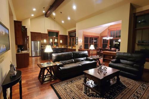 Low Tax Luxe Mountain Getaway by Aspen Low Tax Luxe Mountain Getaway by Aspen