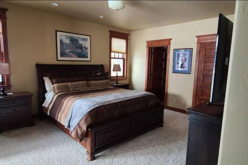 Low Tax Luxe Mountain Getaway by Aspen Low Tax Luxe Mountain Getaway by Aspen