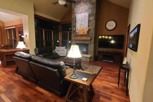 Low Tax Luxe Mountain Getaway by Aspen Low Tax Luxe Mountain Getaway by Aspen