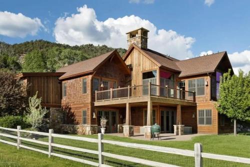 Low Tax Luxe Mountain Getaway by Aspen Low Tax Luxe Mountain Getaway by Aspen
