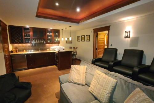 Low Tax Luxe Mountain Getaway by Aspen Low Tax Luxe Mountain Getaway by Aspen