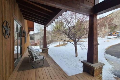 Low Tax Luxe Mountain Getaway by Aspen Low Tax Luxe Mountain Getaway by Aspen