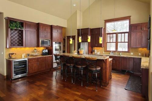 Low Tax Luxe Mountain Getaway by Aspen Low Tax Luxe Mountain Getaway by Aspen