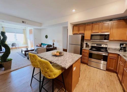 Spacious 6BR 6BA Castle Escape with Luxury Amenities in Grandville, USA