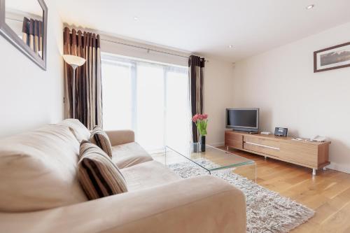 Roomspace Serviced Apartments Marquis Court - Epsom