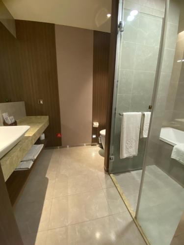 585242182 Hotel Intrendy