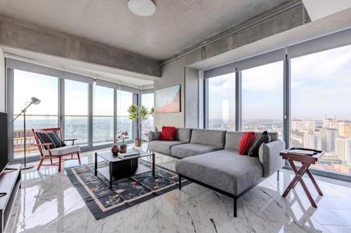 Beautiful Elegant 1BD Private Terrace Gem! #333 - image 5