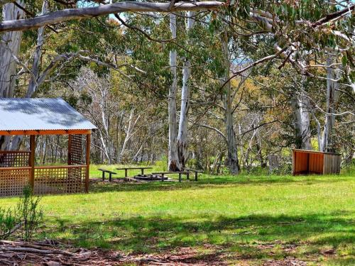 Cabin 4 - Snowy Accommodation in Adaminaby