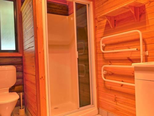 Zuhanyzó, Cabin 3 - Snowy Accommodation in Adaminaby