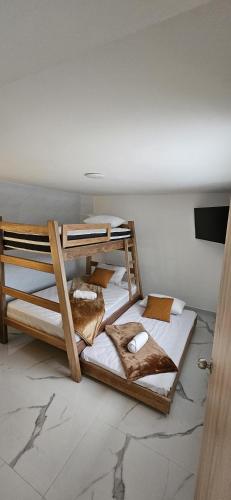 Classic Triple Room image 4