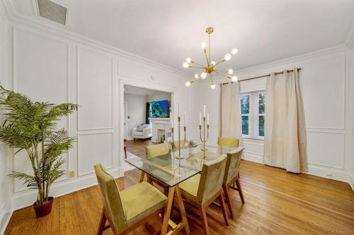 Walk To Cherry Street,pets, Hot Tub By Hvnlyhomes in Swan Lake