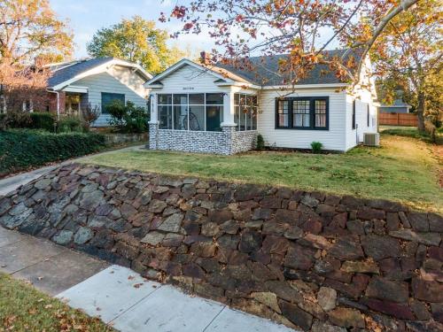 Walk To Cherry Street,pets, Hot Tub By Hvnlyhomes in Swan Lake