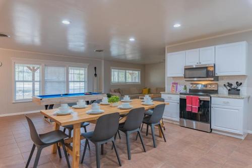 Texas Vacation Home, Game Room & Pool By Sixflags in San Antonio, USA