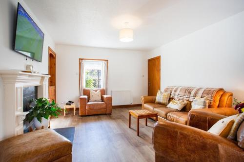Spacious 3BR Cottage - Parking,Garden - Sleeps 6 gîte à louer Boath