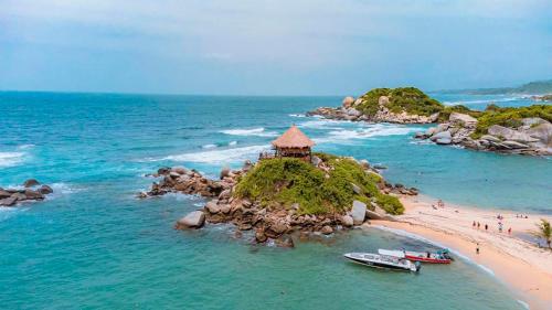 HOSTAL MIRADOR dentro del parque tayrona