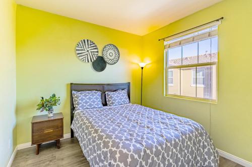 Entire Private 3-Bedroom Townhouse with Garage Parking near San Diego Gaslamp in National City, USA