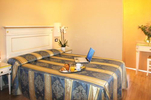 Hotel Regit - image 6