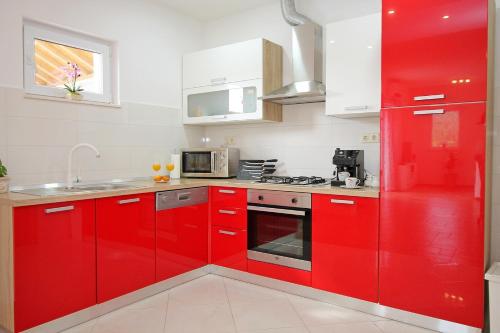 Villa Pasika with private 31m2 pool summer kitchen with BBQ 4 bedrooms - image 7