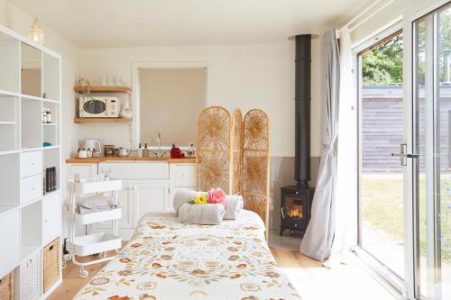 Puckaster Cove Cabin in Chale