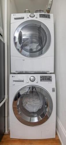 Beautiful 1 Bed Studio Apt Close To Hospitals! in Des Moines, USA