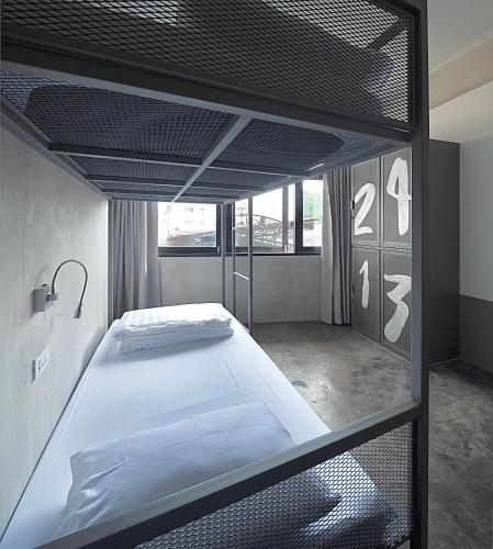 ผู้เข้าพัก 1 คน ในหอพักรวม 4 เตียง (1 Person in 4-Bed Dormitory - Mixed)