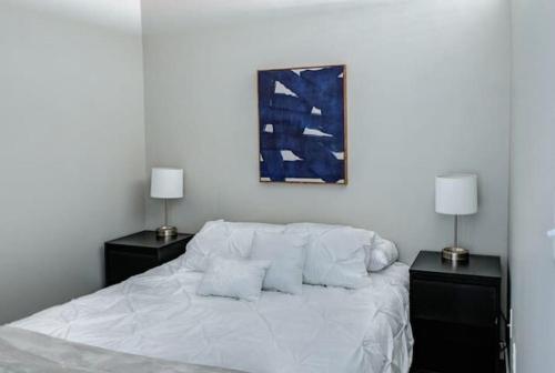 Luxury 1 Br Apt In Dwntwn Dsm Hot Tub! in Des Moines, USA
