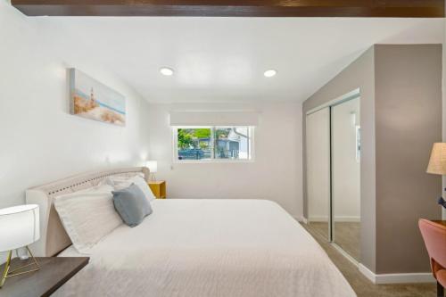 Entire Private 3-Bedroom House w Gated Yard, Garage, Crib in San Diego, USA