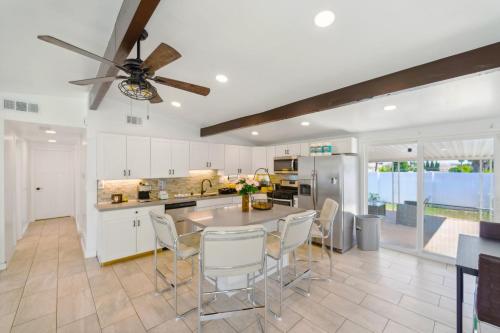 Entire Private 3-Bedroom House w Gated Yard, Garage, Crib in San Diego, USA