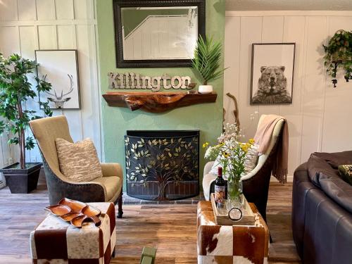 TreeTops AC Ski Bike Golf Pool Tennis Fireplace in Killington, USA