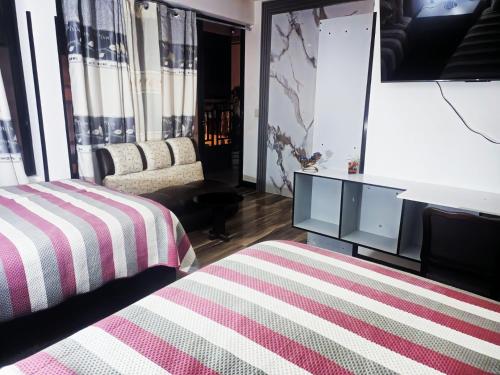 2 double beds