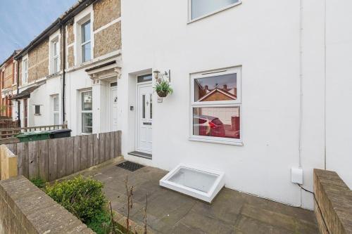 Sunny Terrace - image 2