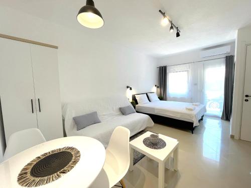 . LAGUNA Apartments