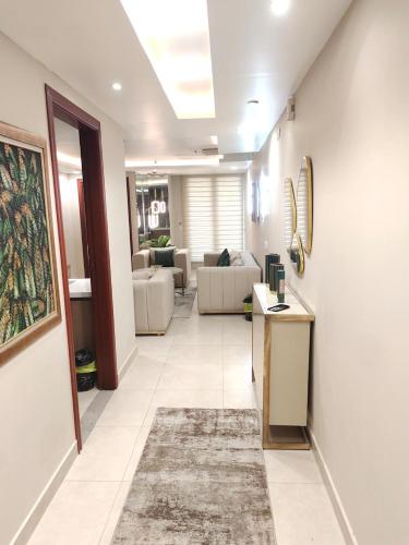 goldcrest suite apartments